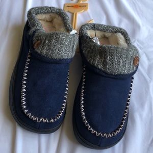 Slippers never worn!